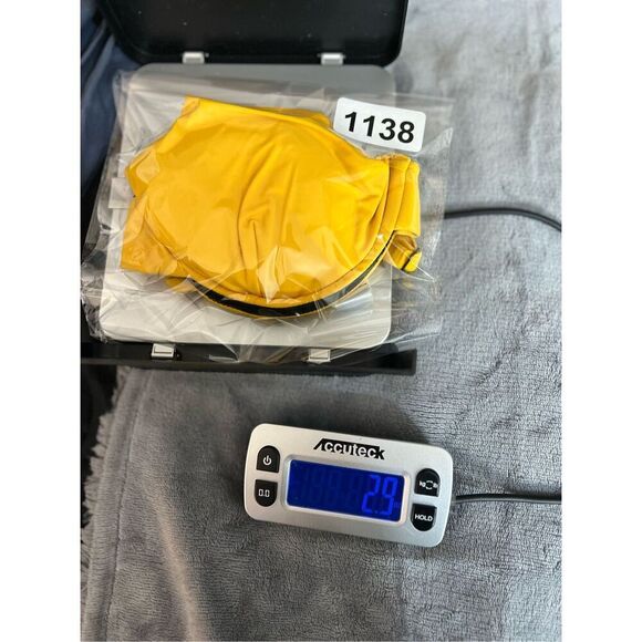 Andie Swimwear Womens Size Medium Yellow Bikini Top Underwire Padded  NWOT - Picture 8 of 11
